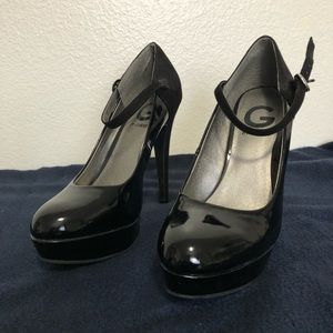 4” black G By Guess platform heels